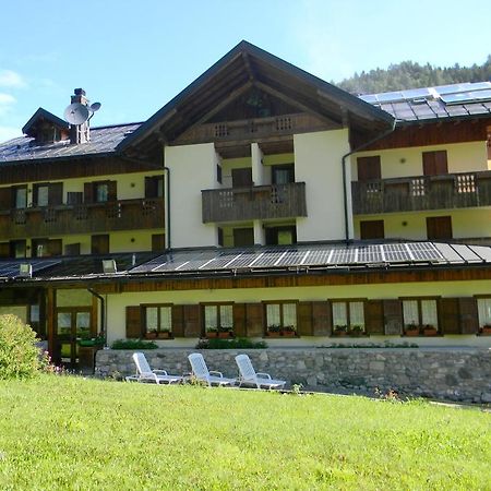 Albergo Nuoitas Форни ди Сопра Екстериор снимка