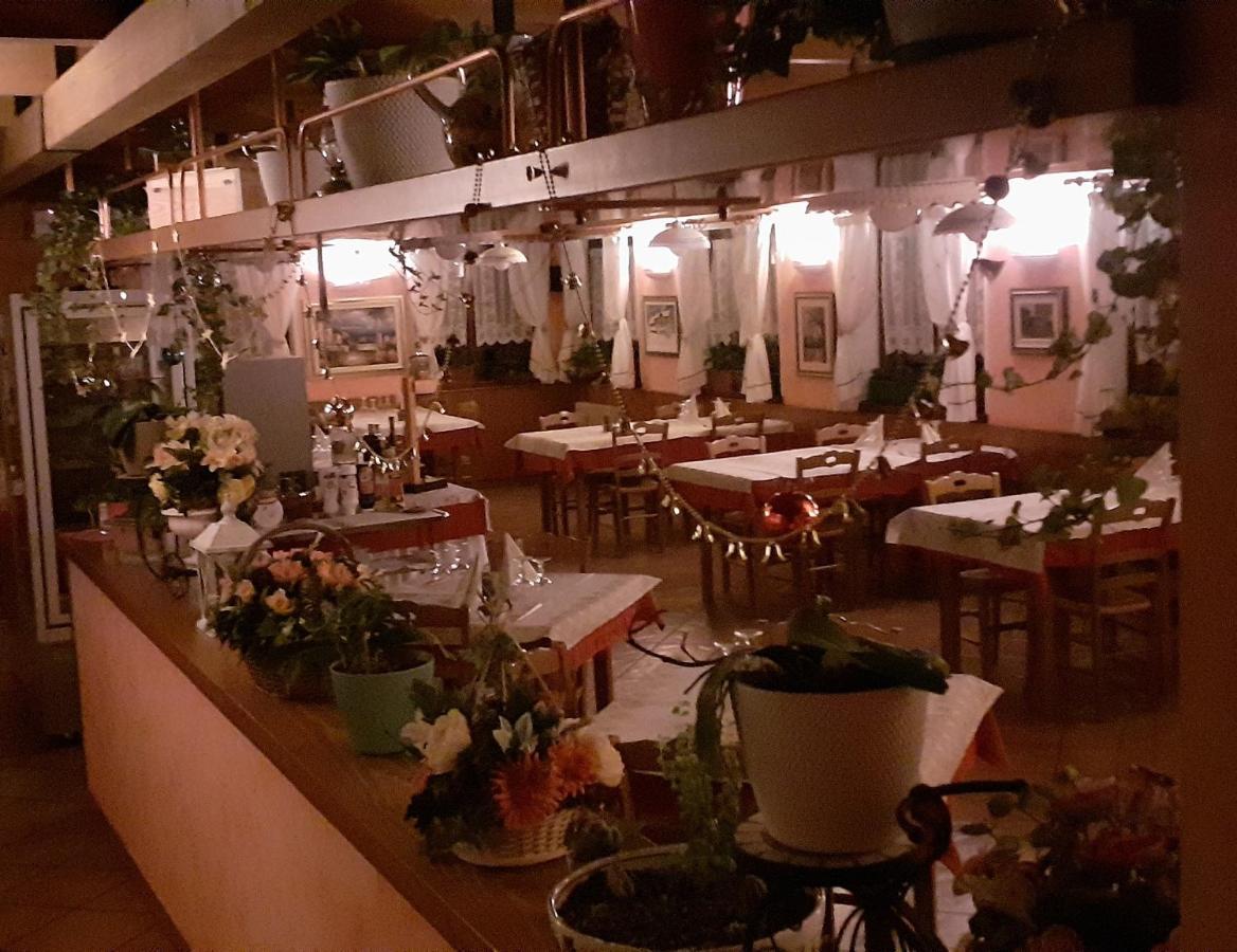 Albergo Nuoitas Форни ди Сопра Екстериор снимка