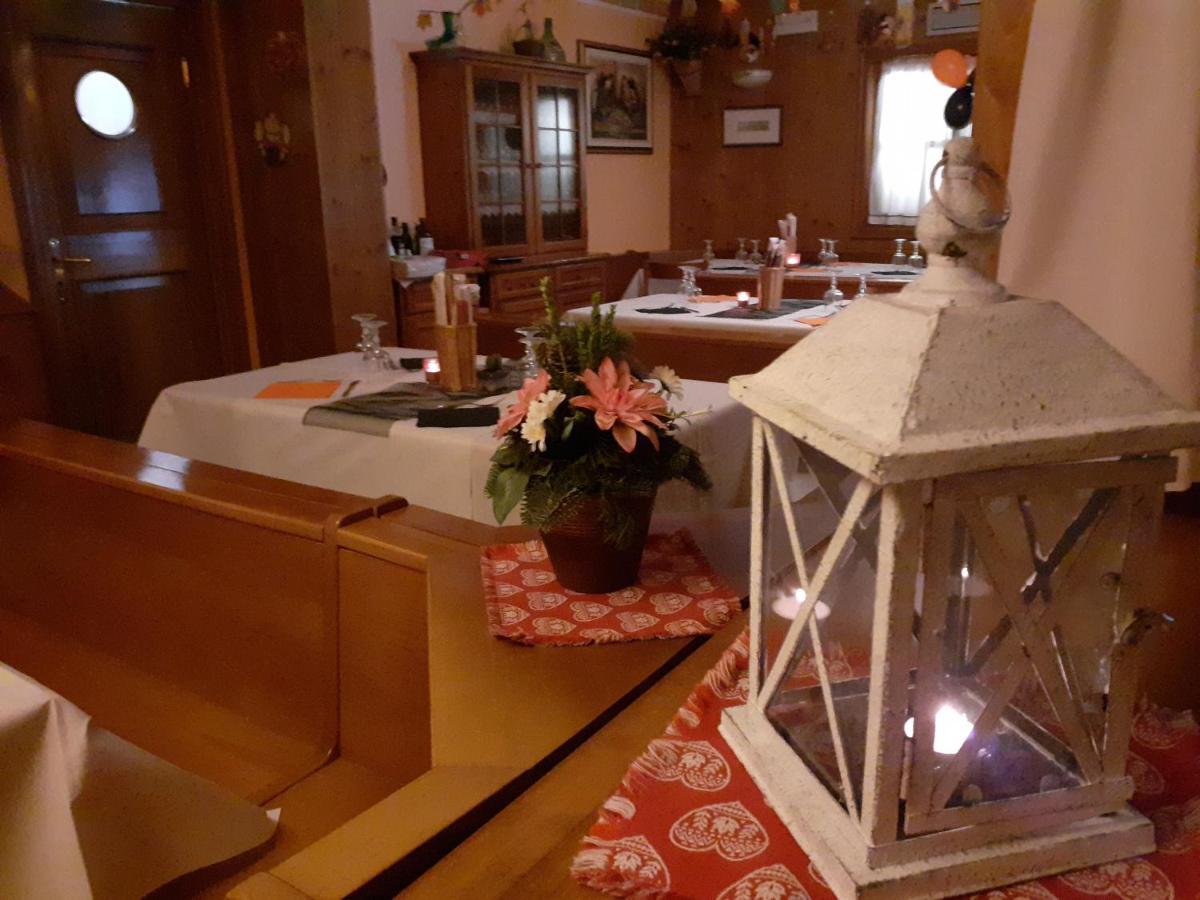 Albergo Nuoitas Форни ди Сопра Екстериор снимка