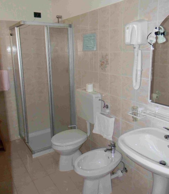 Albergo Nuoitas Форни ди Сопра Екстериор снимка